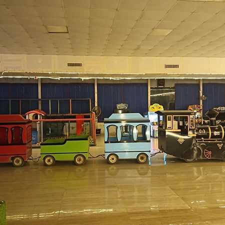Hotel Krishna Fun Land Mathura Exterior foto