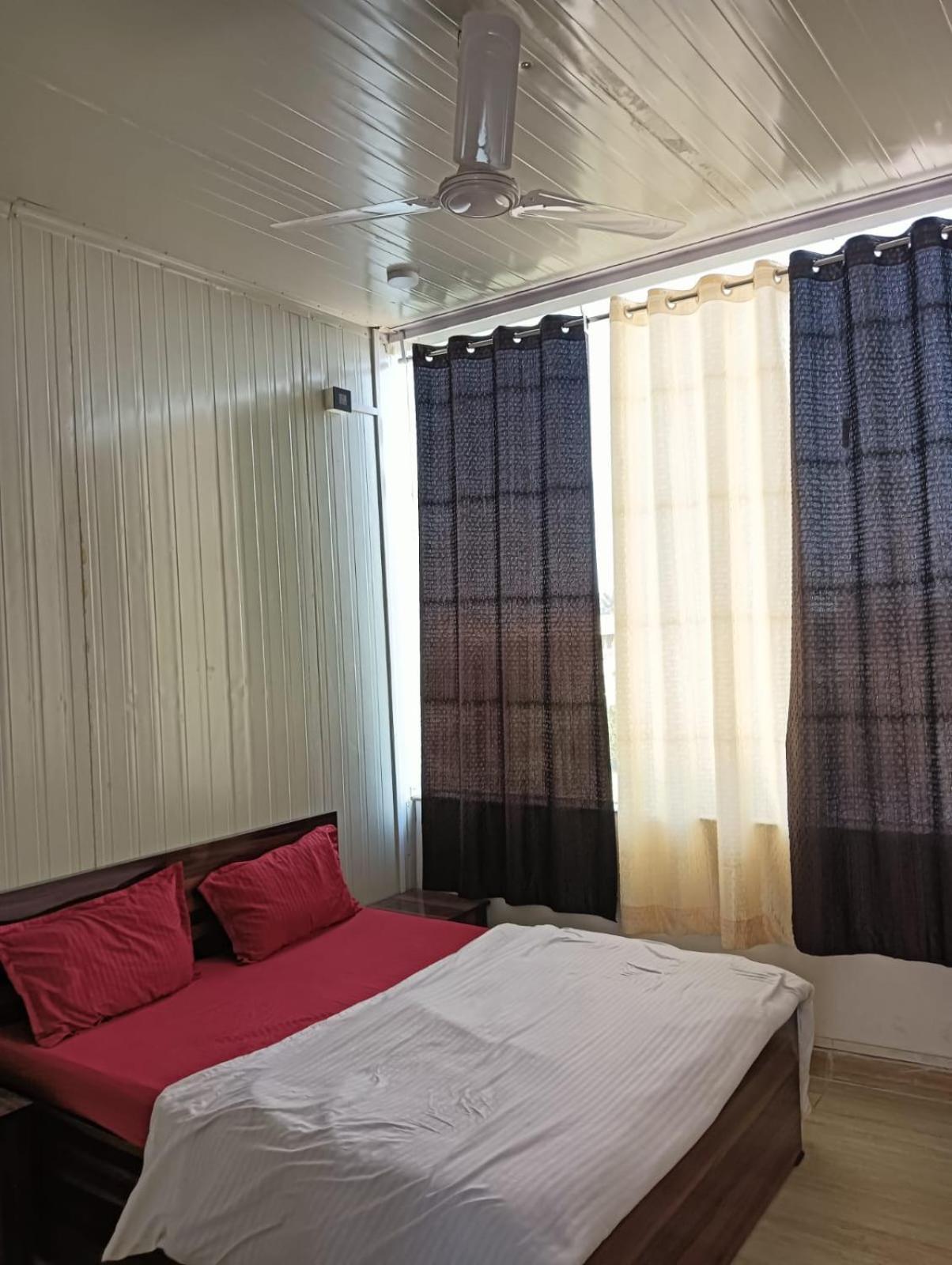 Hotel Krishna Fun Land Mathura Exterior foto