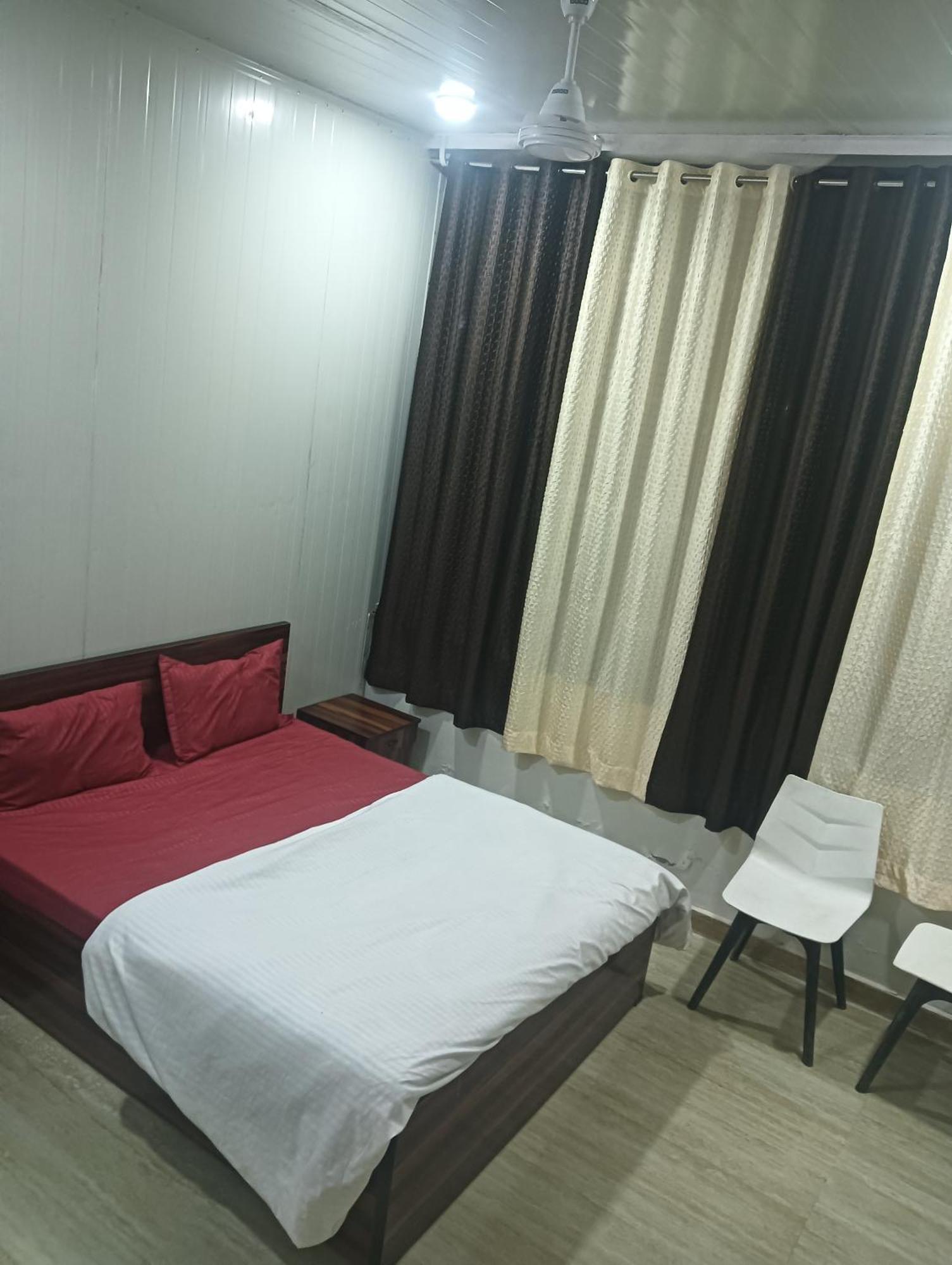 Hotel Krishna Fun Land Mathura Zimmer foto