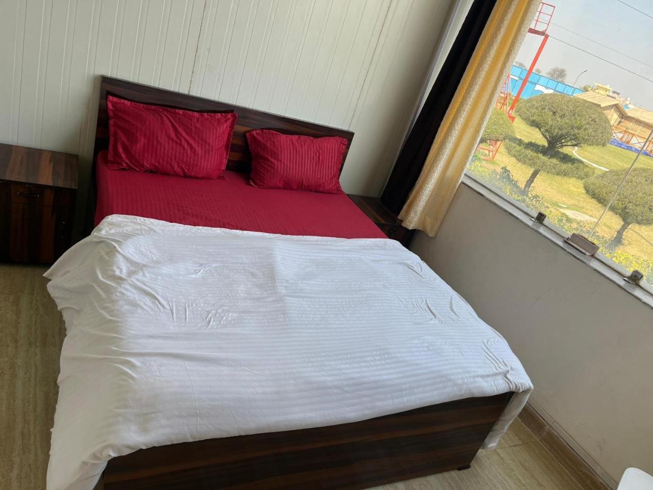 Hotel Krishna Fun Land Mathura Zimmer foto